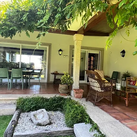 Exclusiva Casa Con Piscina En La Mejor Zona De Nyaraló *